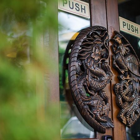 Bed And Butler Hostel Bangkok Ngoại thất bức ảnh