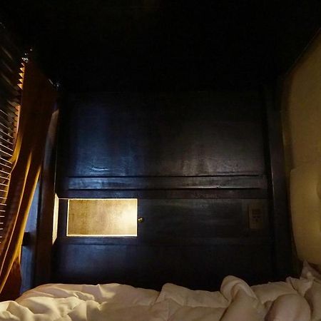 Bed And Butler Hostel Bangkok Ngoại thất bức ảnh