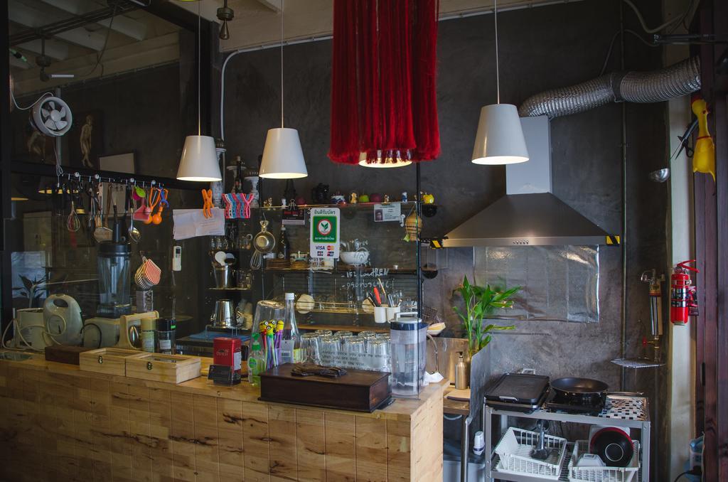Bed And Butler Hostel Bangkok Ngoại thất bức ảnh