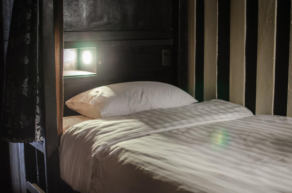 Bed And Butler Hostel Bangkok Ngoại thất bức ảnh