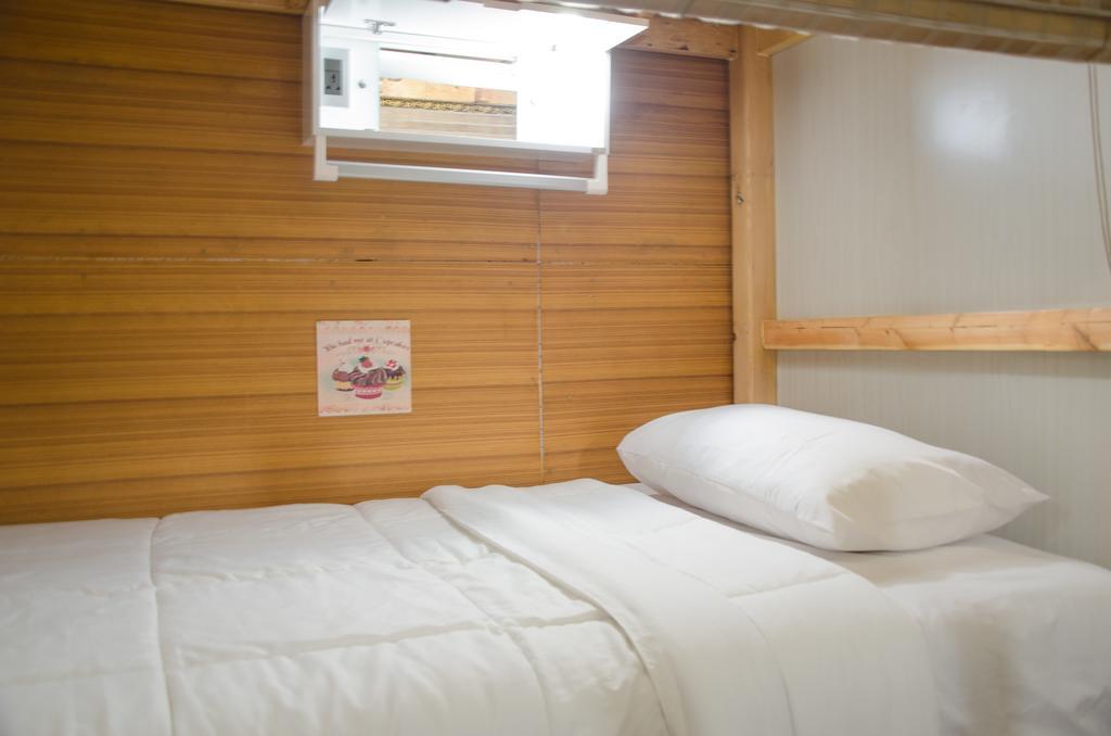 Bed And Butler Hostel Bangkok Ngoại thất bức ảnh