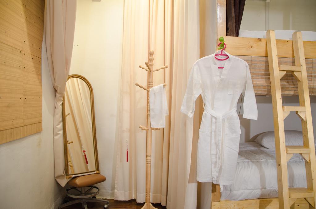 Bed And Butler Hostel Bangkok Ngoại thất bức ảnh