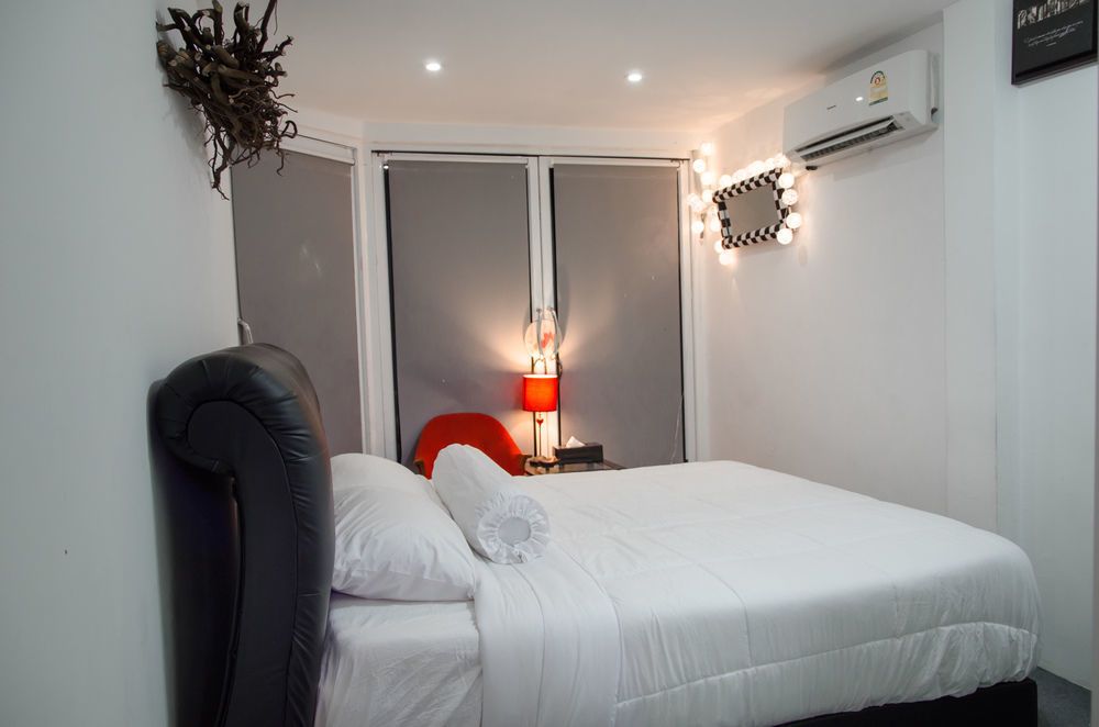 Bed And Butler Hostel Bangkok Ngoại thất bức ảnh