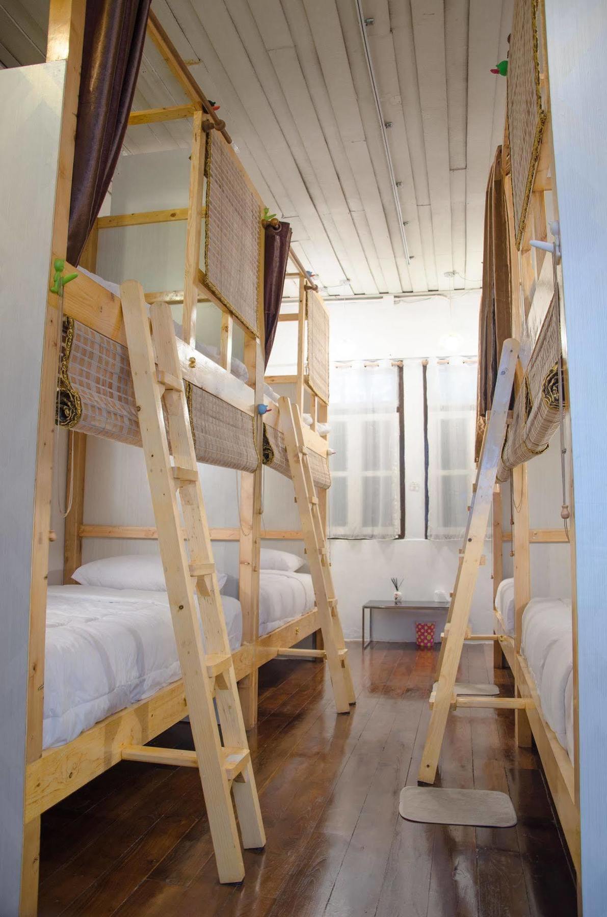 Bed And Butler Hostel Bangkok Ngoại thất bức ảnh